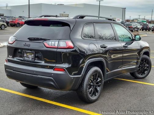 2023 Jeep Cherokee Altitude Lux