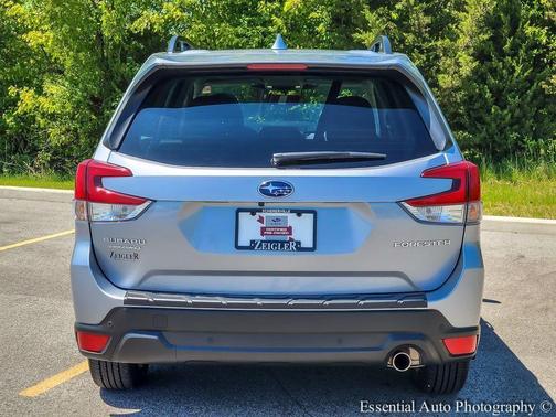 Ice Silver Metallic 2023 Subaru Forester Limited