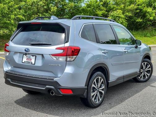 Ice Silver Metallic 2023 Subaru Forester Limited