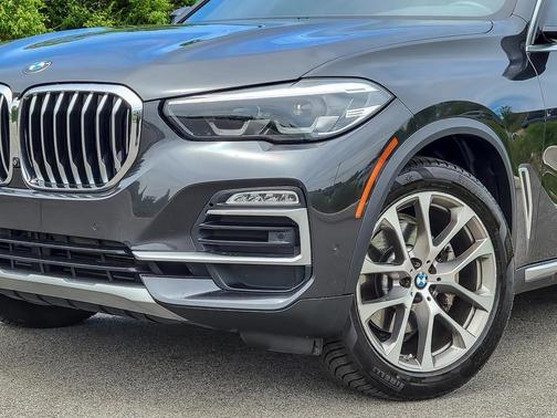 Dark Graphite Metallic 2021 BMW X5 sDrive40i