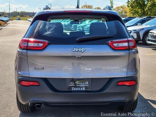 2016 Jeep Cherokee Sport
