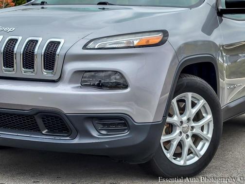 2016 Jeep Cherokee Sport