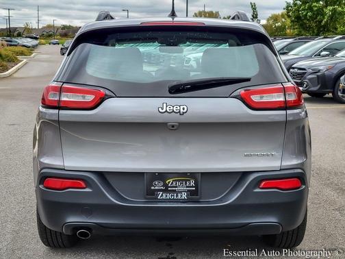 2016 Jeep Cherokee Sport