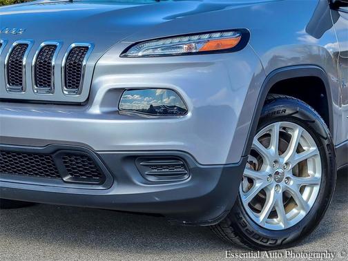 2016 Jeep Cherokee Sport
