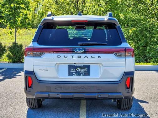 Crystal White Pearl 2026 Subaru Outback Limited XT