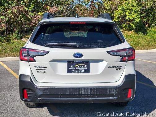 Crystal White Pearl 2020 Subaru Outback Onyx Edition XT