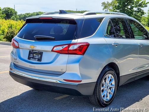 Silver Ice Metallic 2018 Chevrolet Equinox 1LT
