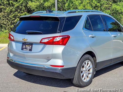 Silver Ice Metallic 2018 Chevrolet Equinox 1LT