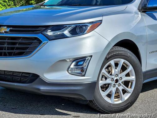 Silver Ice Metallic 2018 Chevrolet Equinox 1LT