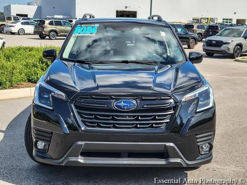 Crystal Black Silica 2024 Subaru Forester Premium