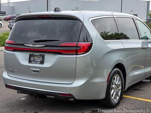 2024 Chrysler Pacifica Touring-L