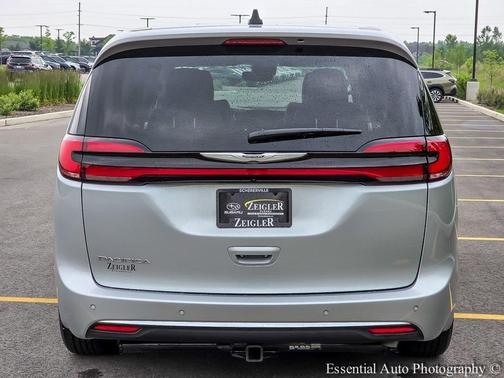 2024 Chrysler Pacifica Touring-L