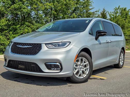 2024 Chrysler Pacifica Touring-L