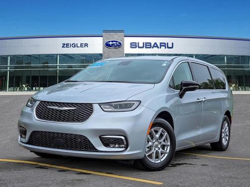 2024 Chrysler Pacifica Touring-L