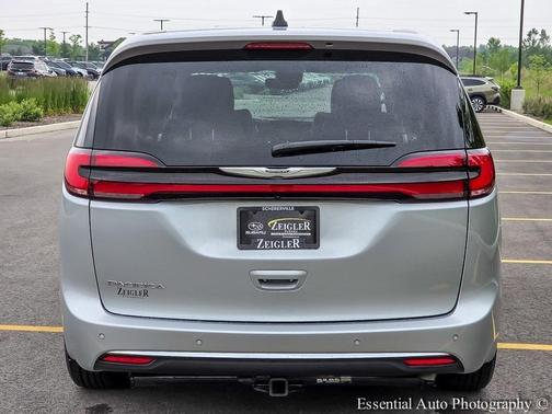 2024 Chrysler Pacifica Touring-L