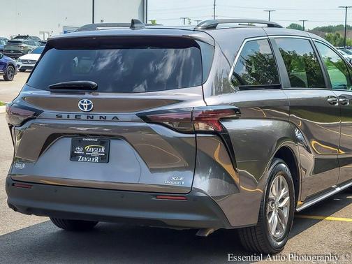 2023 Toyota Sienna XLE