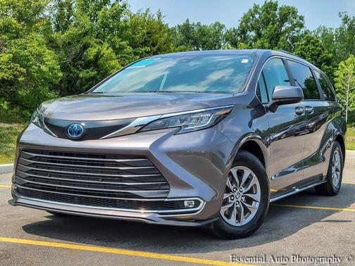 2023 Toyota Sienna XLE
