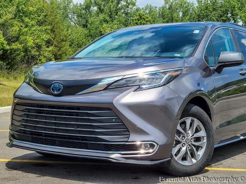 2023 Toyota Sienna XLE