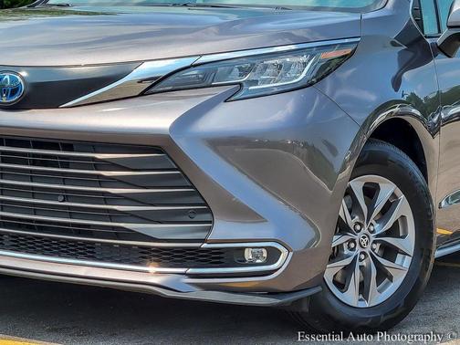 2023 Toyota Sienna XLE