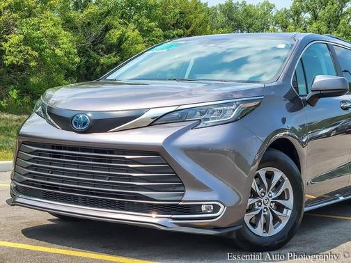 2023 Toyota Sienna XLE