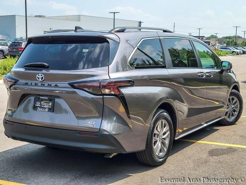 2023 Toyota Sienna XLE
