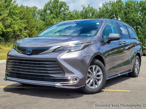 2023 Toyota Sienna XLE