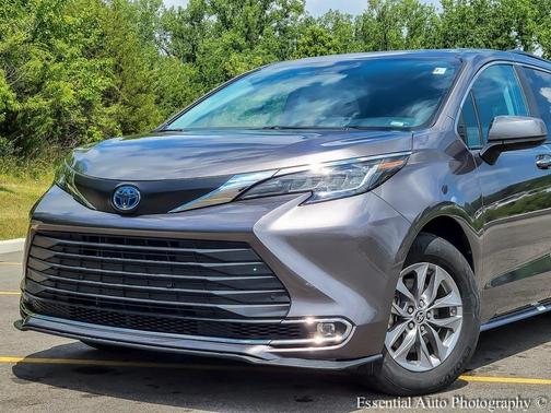 2023 Toyota Sienna XLE