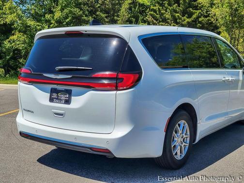 Bright White Clearcoat 2023 Chrysler Pacifica Touring-L