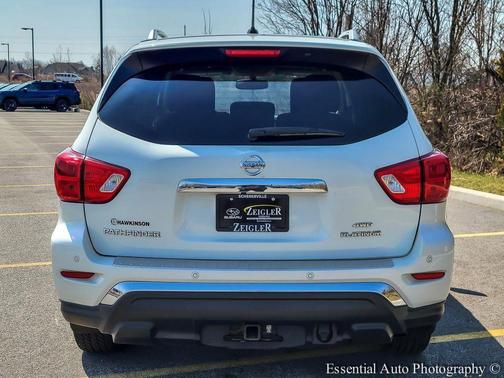 2017 Nissan Pathfinder Platinum