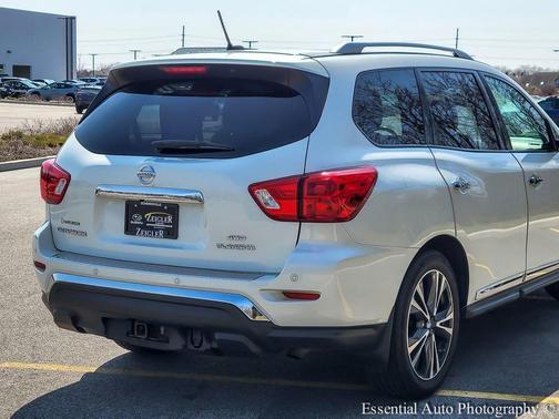 2017 Nissan Pathfinder Platinum