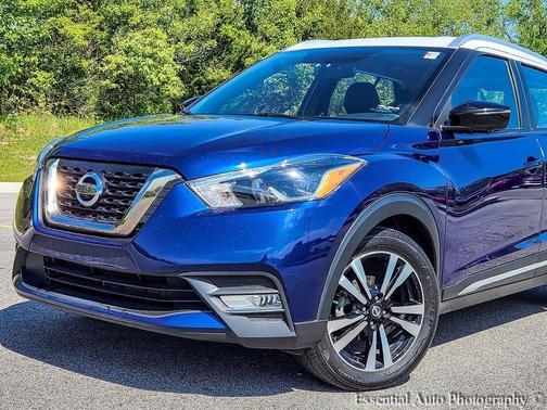 Deep Blue Pearl / Fresh Powder 2019 Nissan Kicks SR