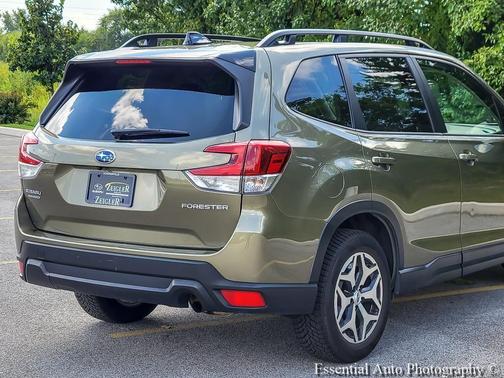 Autumn Green Metallic 2024 Subaru Forester Premium
