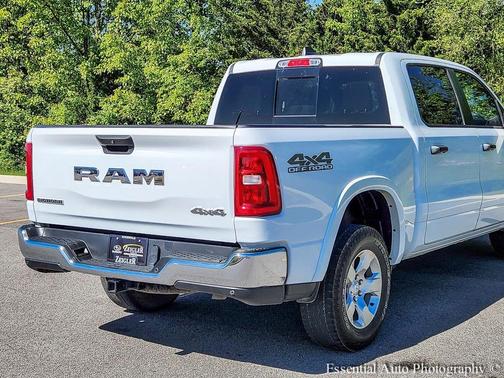 Bright White Clearcoat 2025 RAM 1500 Big Horn/Lone Star