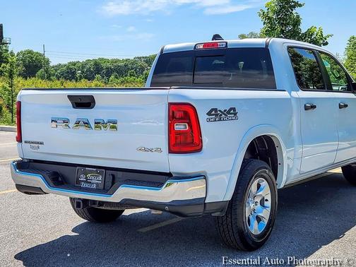 Bright White Clearcoat 2025 RAM 1500 Big Horn/Lone Star