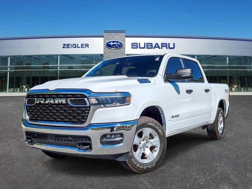 Bright White Clearcoat 2025 RAM 1500 Big Horn/Lone Star