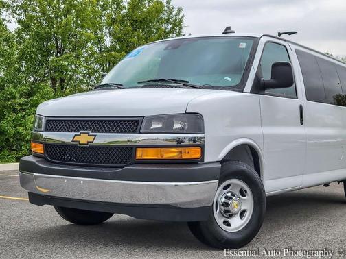 Summit White 2025 Chevrolet Express 3500 LT