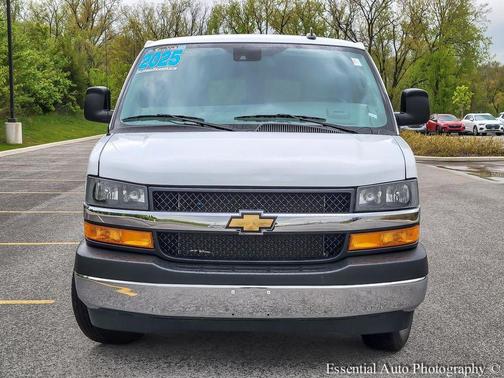 Summit White 2025 Chevrolet Express 3500 LT