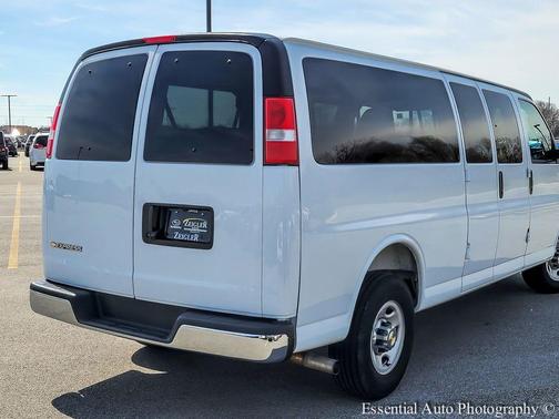 2025 Chevrolet Express 3500 LT