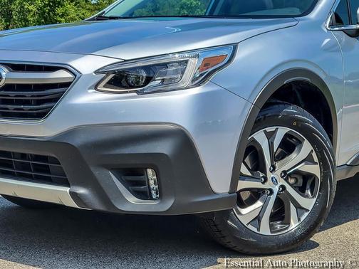 Ice Silver Metallic 2022 Subaru Outback Limited XT