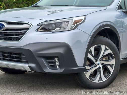 Ice Silver Metallic 2022 Subaru Outback Limited XT