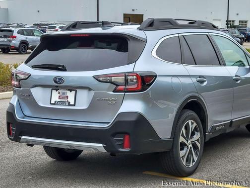 Ice Silver Metallic 2022 Subaru Outback Limited XT