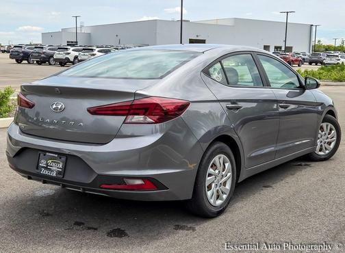 2019 Hyundai ELANTRA SE