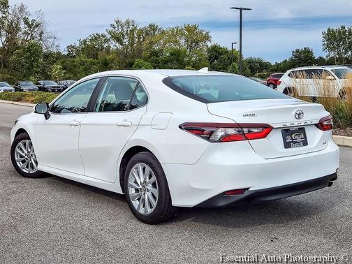 Ice 2023 Toyota Camry LE