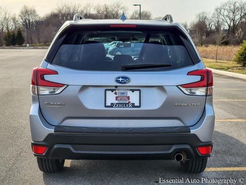Ice Silver Metallic 2023 Subaru Forester Limited