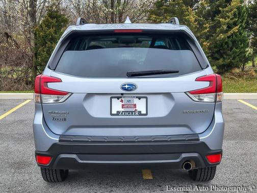 Ice Silver Metallic 2023 Subaru Forester Limited