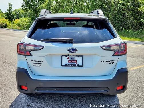 Crystal White Pearl 2024 Subaru Outback Onyx Edition XT
