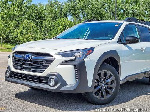 Crystal White Pearl 2024 Subaru Outback Onyx Edition XT