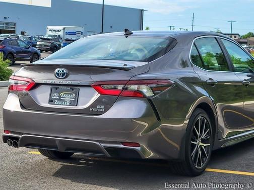 2023 Toyota Camry Hybrid SE