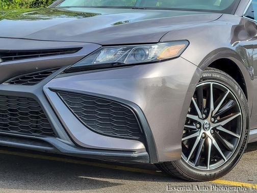 2023 Toyota Camry Hybrid SE