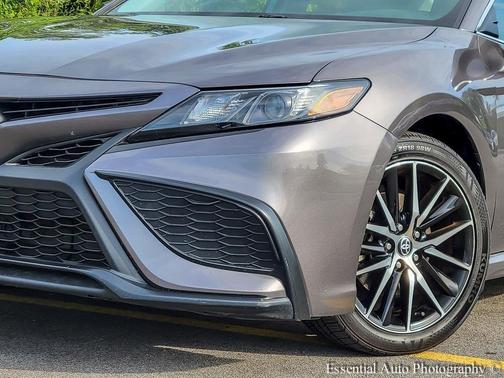 2023 Toyota Camry Hybrid SE
